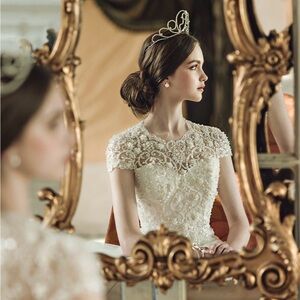 SHOW LISTING ✨🤍✨